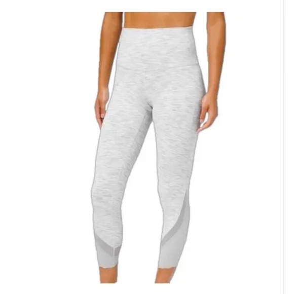 Lululemon Wunder Under Crop II Scallop Luxtreme 24" - Picture 3 of 4